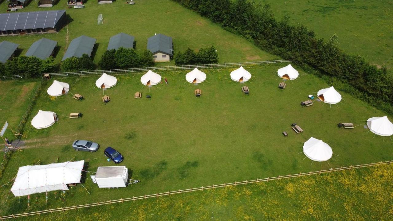 Bell Tent Glamping At Marwell Resort Winchester Zewnętrze zdjęcie